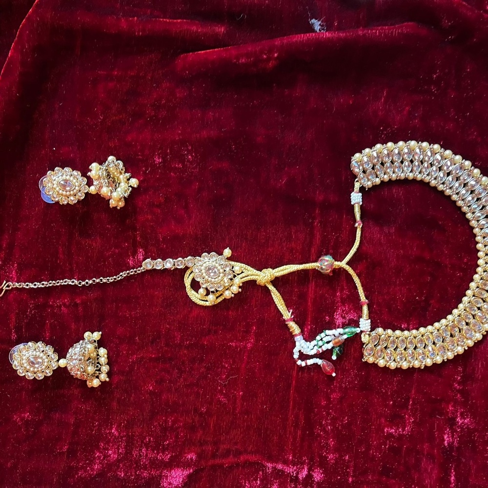 Jewellery - Picture 8 of 16